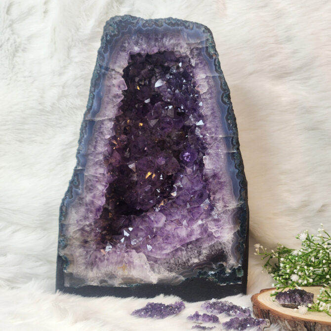 Amethyst Geode/Cave - 11.44 Kg